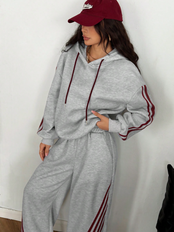 Women’s High-Quality Fleece Tracksuit – Premium Hoodie & Sweatpants Two-Piece Set (Available in Multiple Sizes