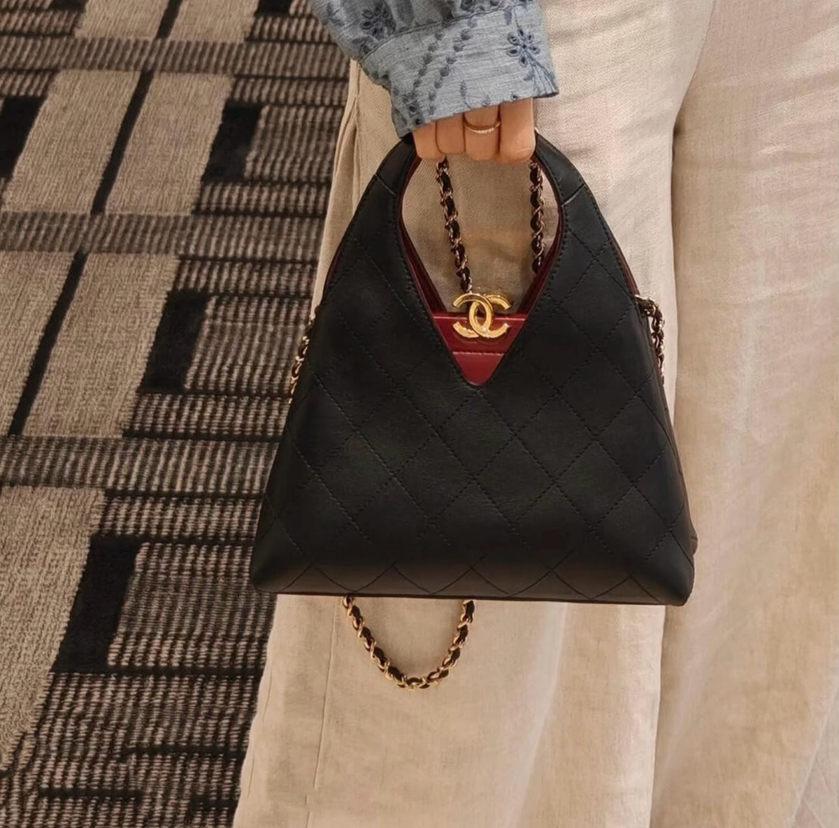V-Cut Quilted hobo Top Handle Bag