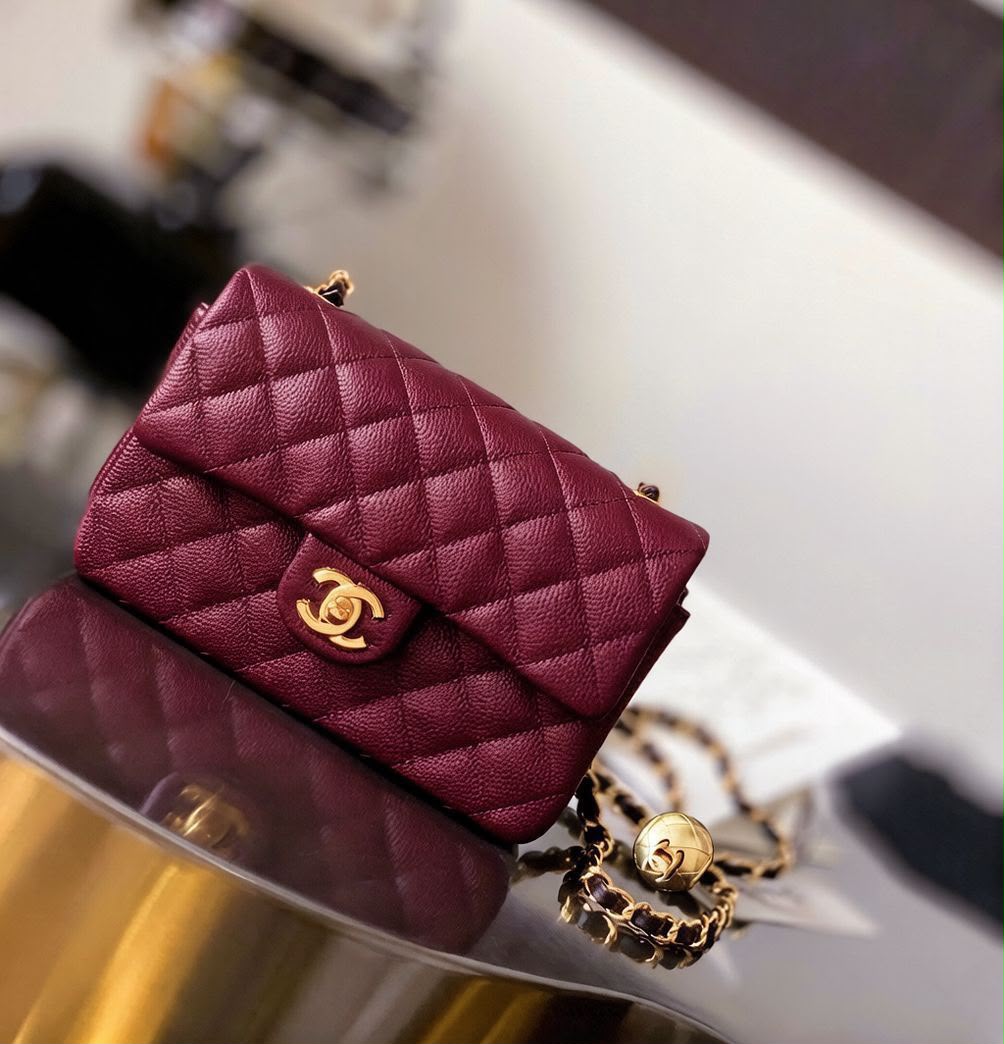 Quilted Caviar leather Mini Flap Bag 22cm