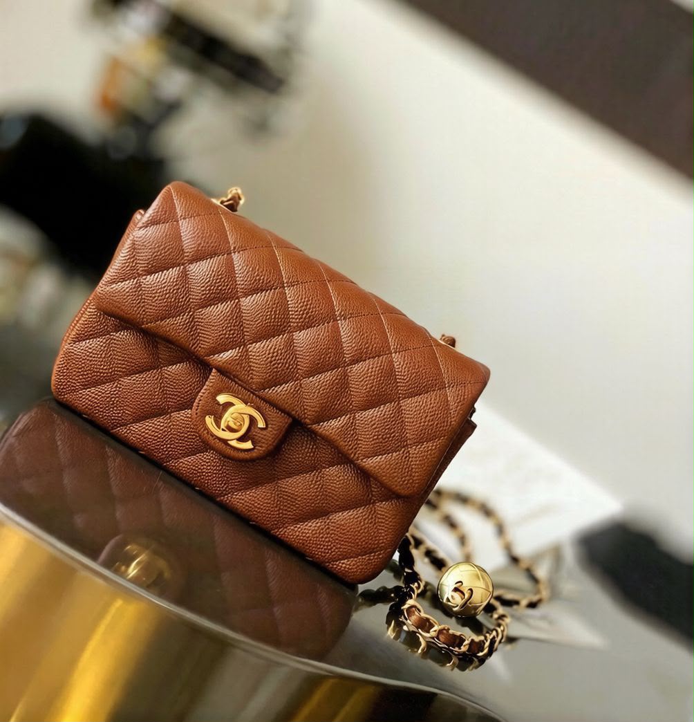 Quilted Caviar leather Mini Flap Bag 22cm