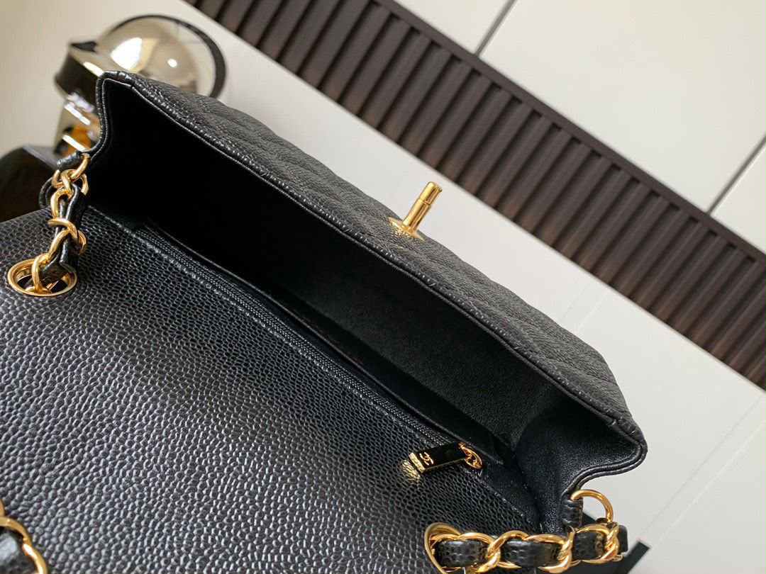 Quilted Caviar leather Mini Flap Bag 22cm
