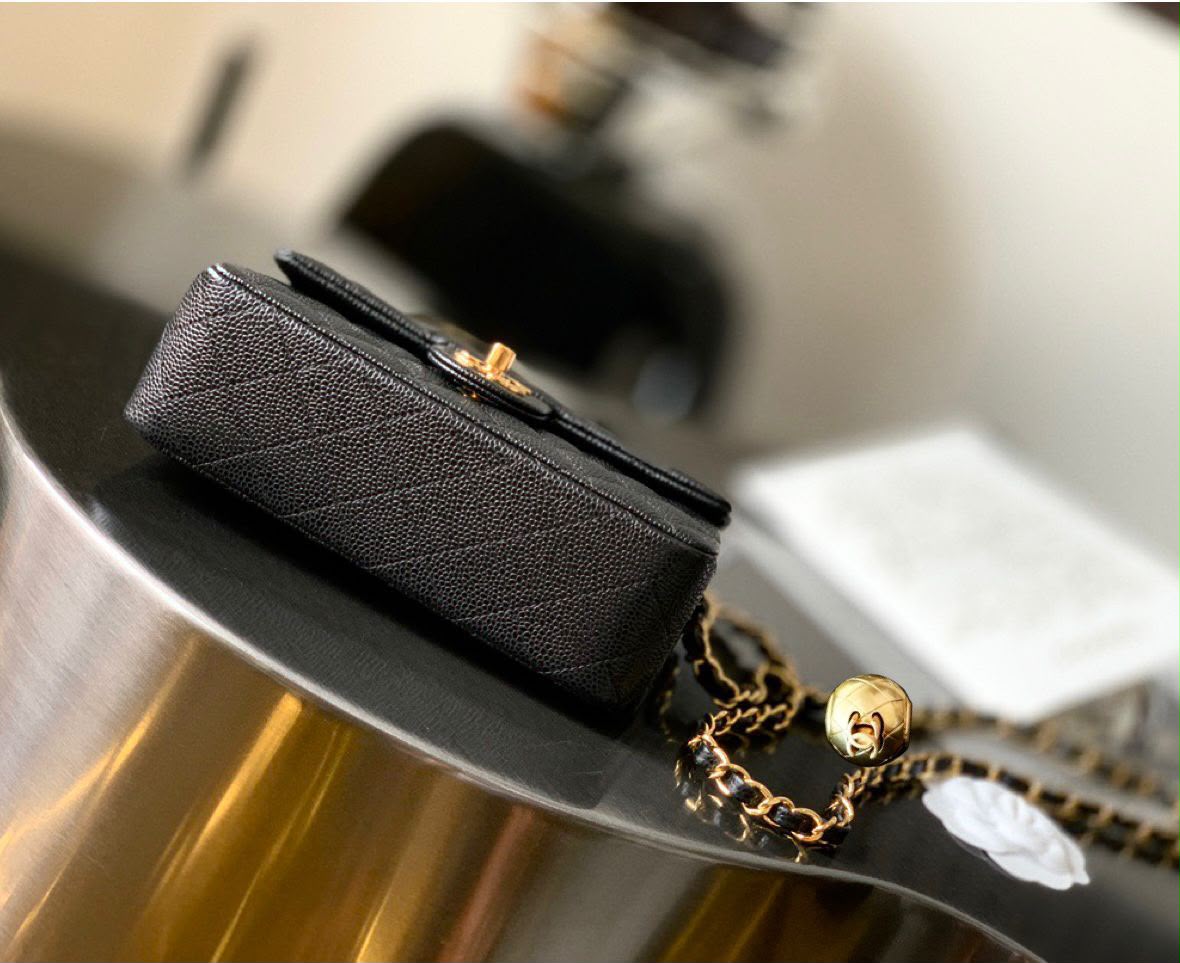 Quilted Caviar leather Mini Flap Bag 22cm