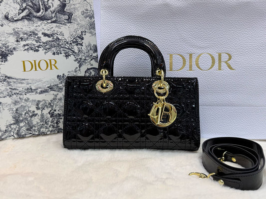 Lady Cannage Glossy Leather Bag 26cm