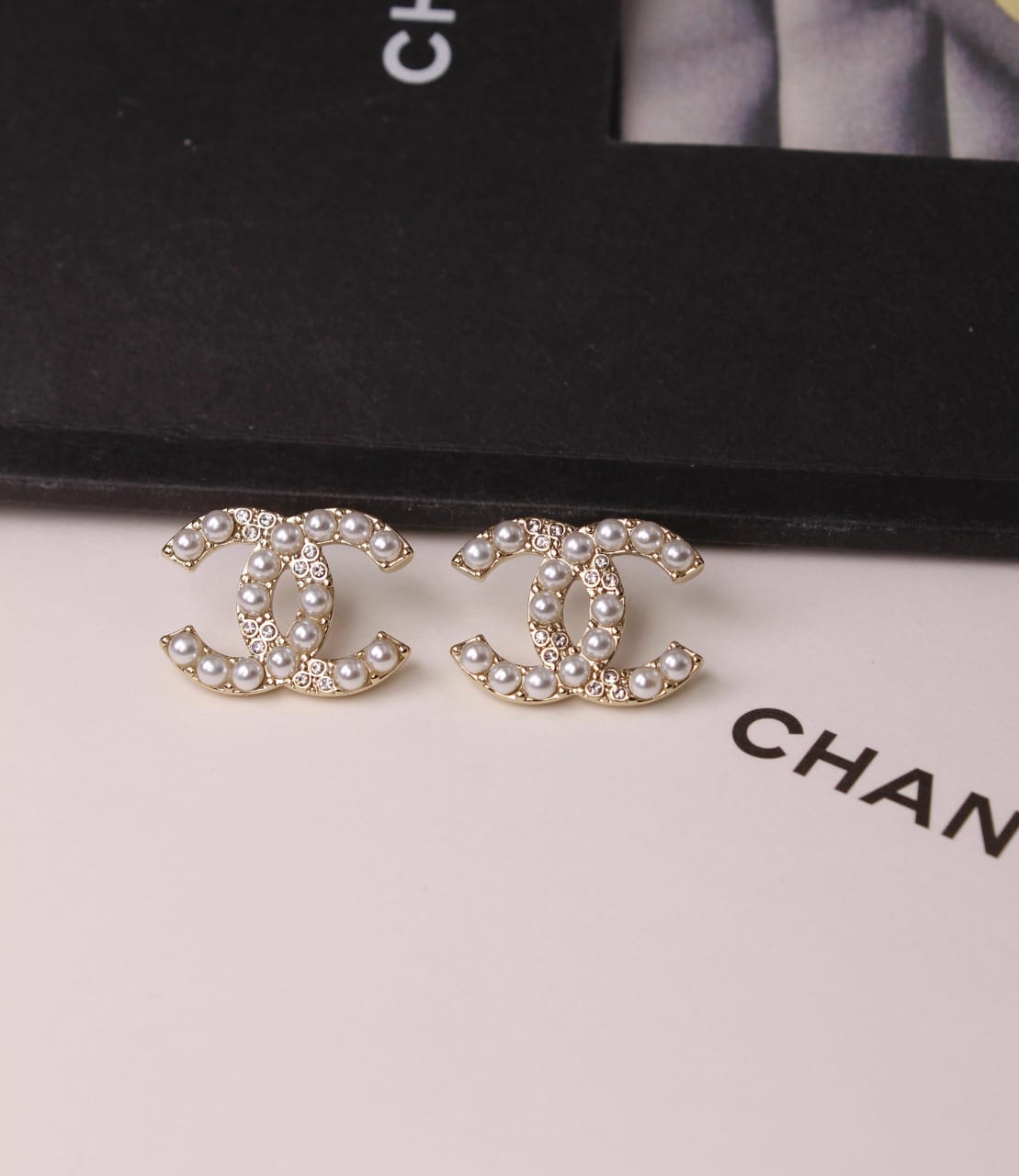 CH - CC Logo Pearl Earrings - Saadstore