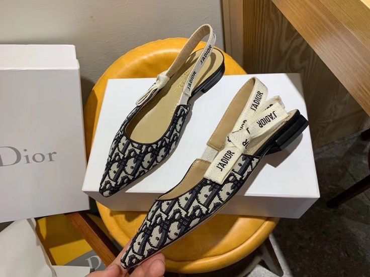 CD Women J’adior Pump - Saadstore