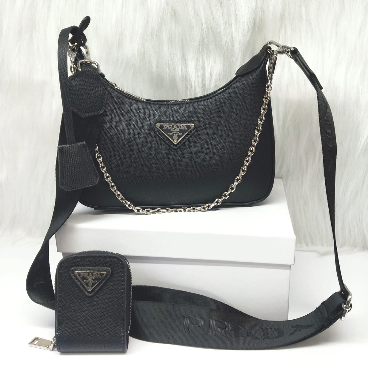 𝐏𝐚𝐫𝐚𝐝𝐚 Re - Edition Shoulder Bag - Saadstore