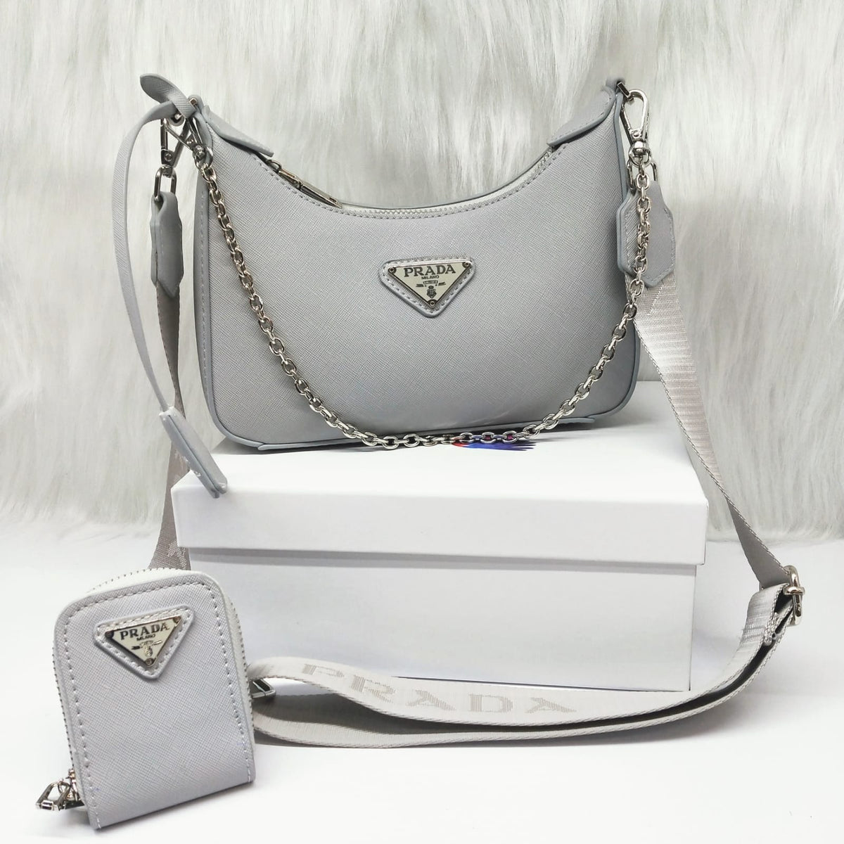 𝐏𝐚𝐫𝐚𝐝𝐚 Re - Edition Shoulder Bag - Saadstore