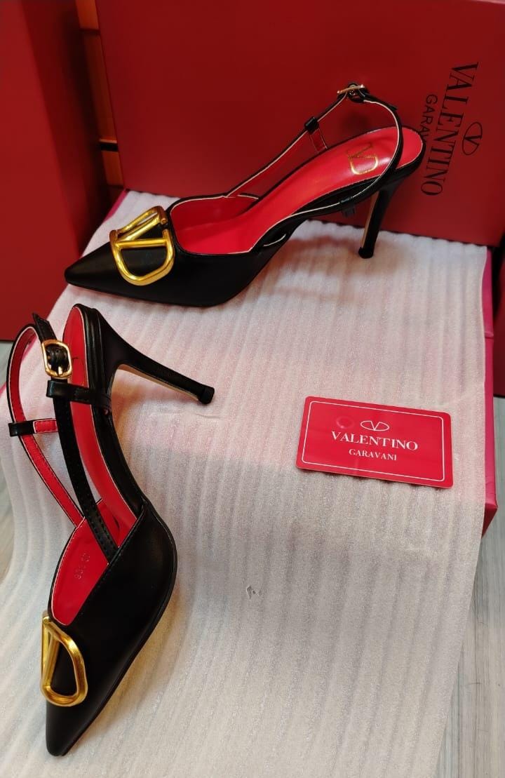 V - Logo Slingback Pumps - Saadstore
