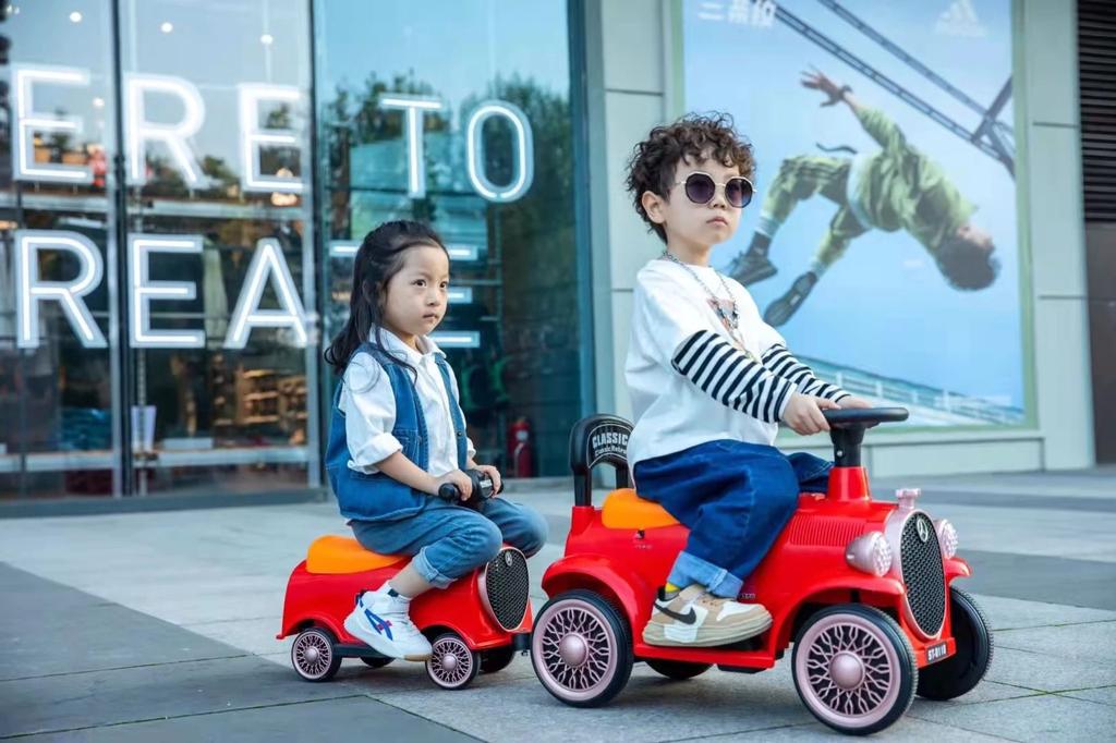 Children's electric train four wheeled Baby Super large toy