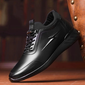 Men's sneaker in black leather